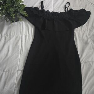 Elegant Black Off-Shoulder Dress Adjustable Straps - Size 5